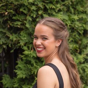 Meet your Posher, Julia